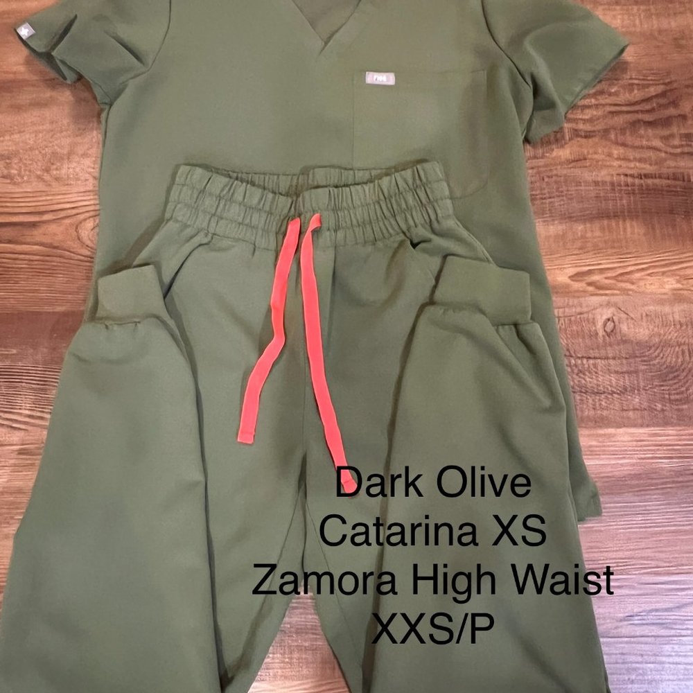 FIGS - DARK OLIVE SCRUB SET